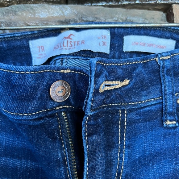 Hollister Blue Skinny Jeans with Distressed Details - Picture 9 of 9